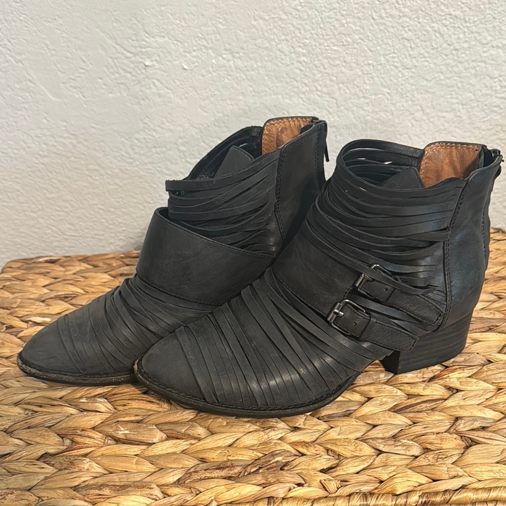 Free People Jeffrey Campbell Black Isley Ankle Boot size 6
